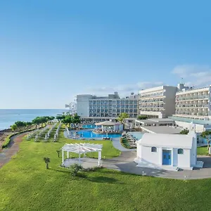https://pernera-beach.protaras-cy-hotels.com